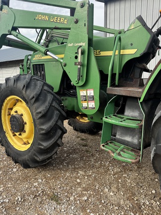 Photo of 2003 John Deere 5520