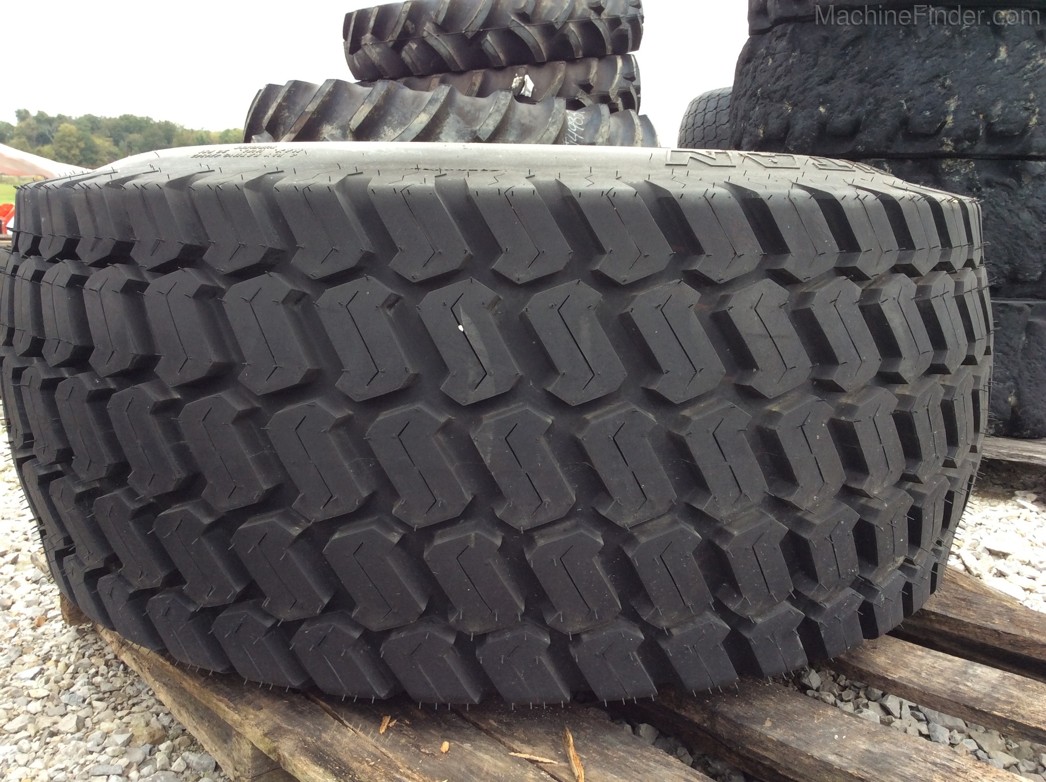 Titan TIRES 44X18.00-20NHS Image 1
