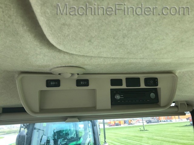 2016 John Deere 8270R Image 9
