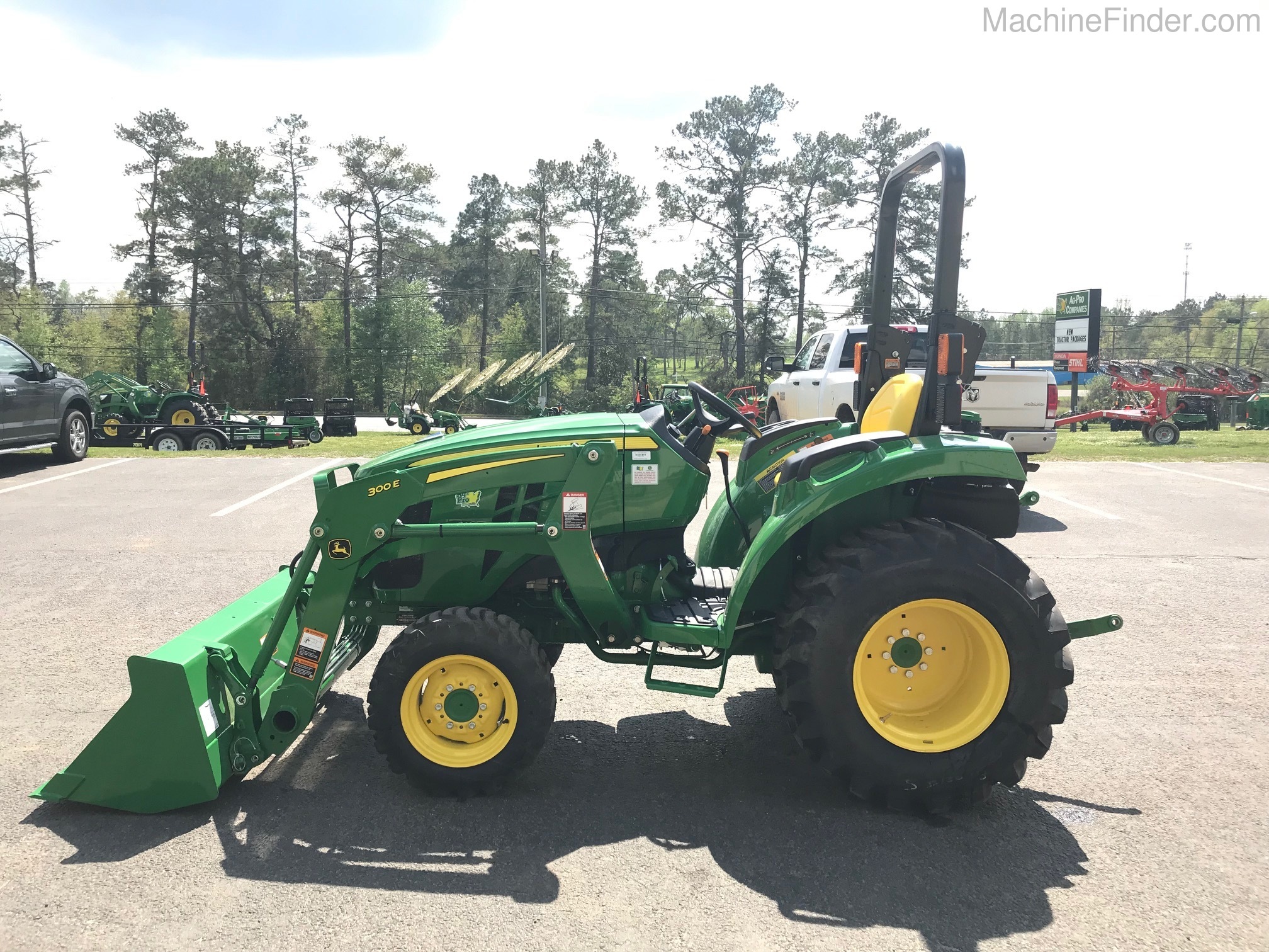 2021 John Deere 3035D Image 7