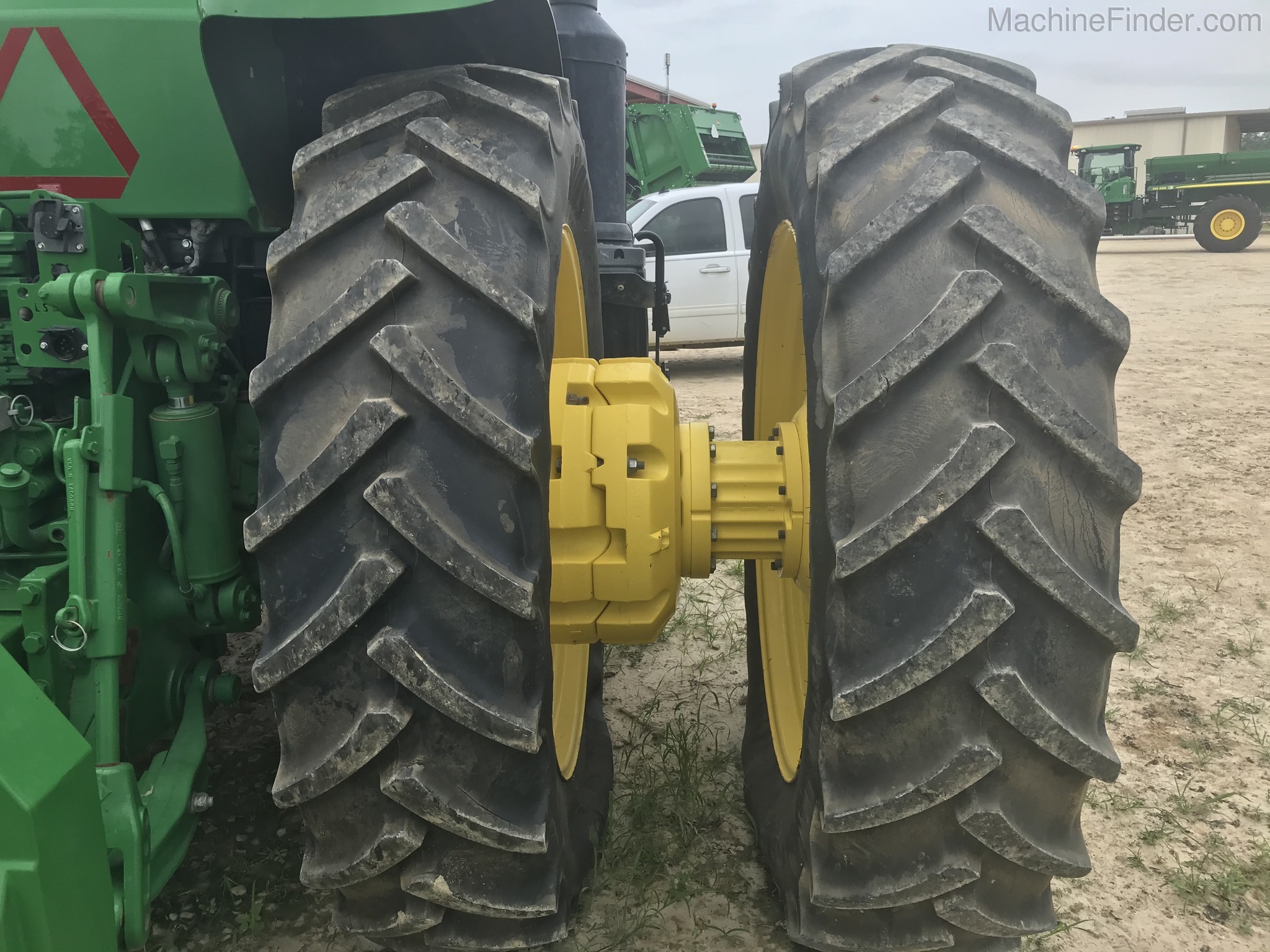 2017 John Deere 8320R Image 9