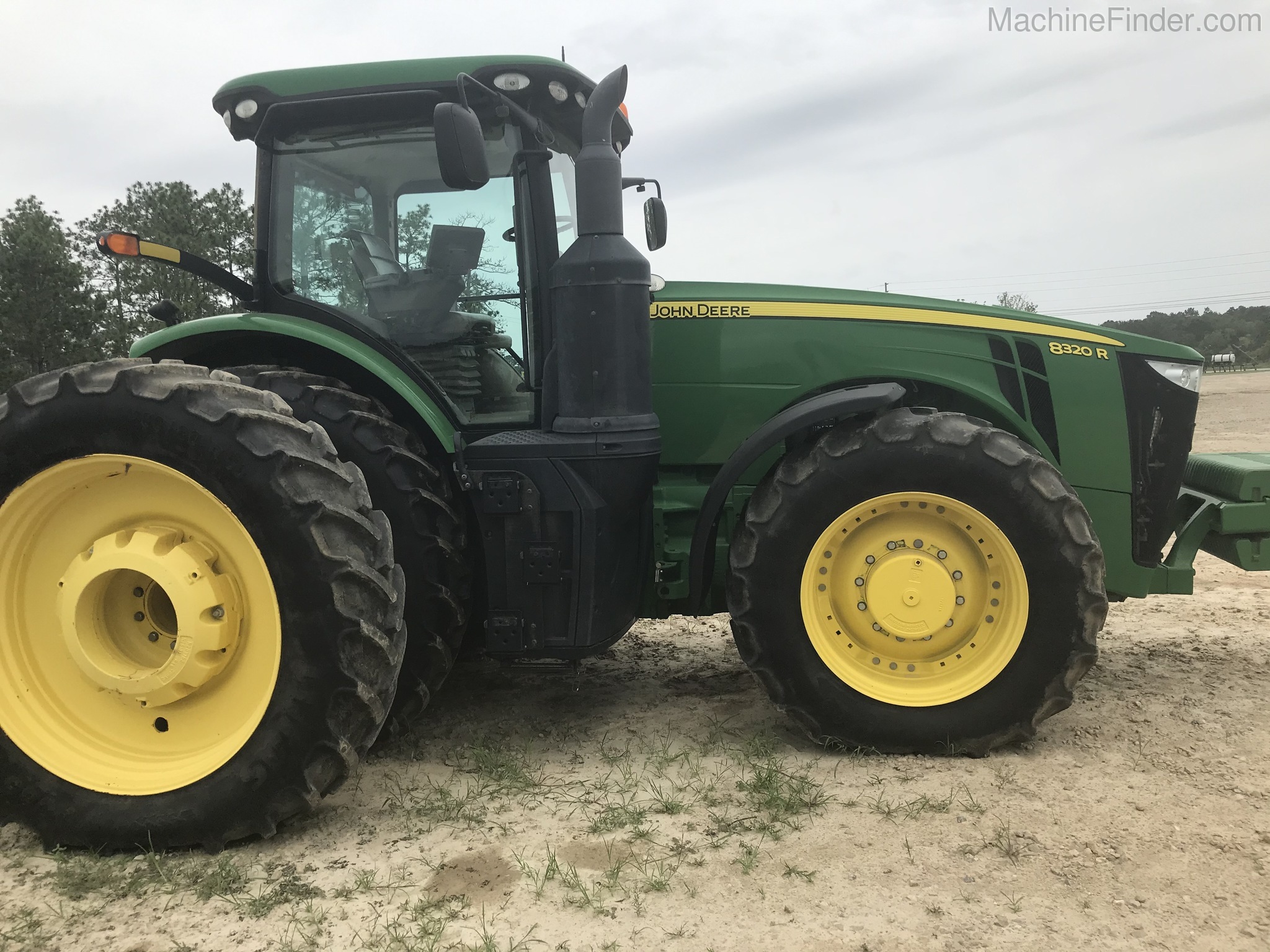 2017 John Deere 8320R Image 2