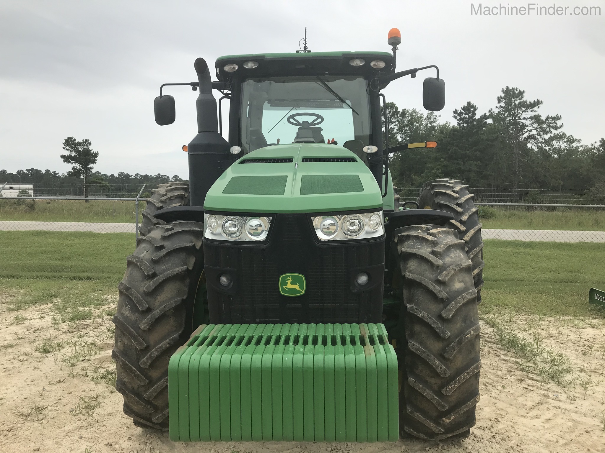 2017 John Deere 8320R Image 3