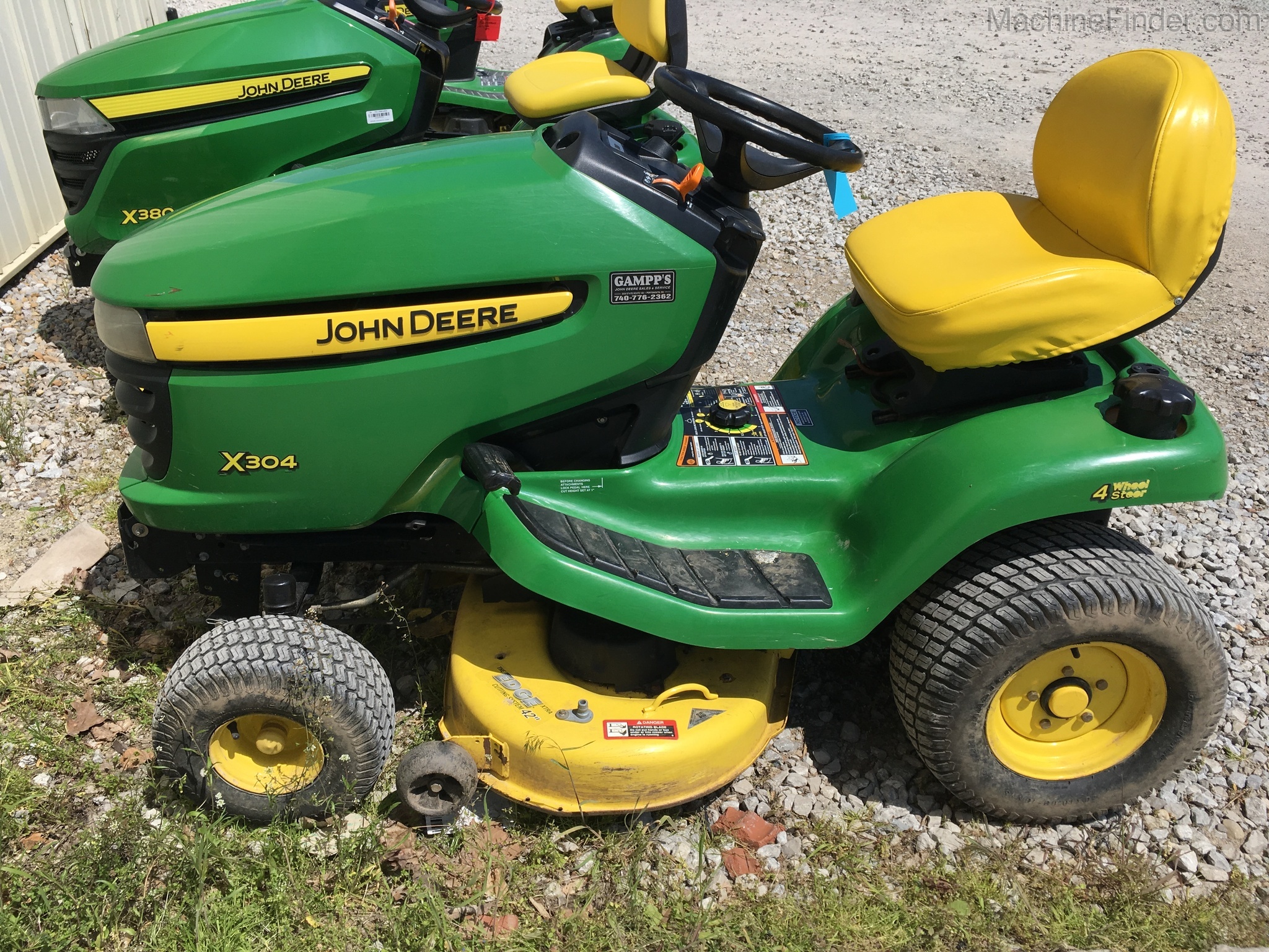 2008 John Deere X304 Image 1