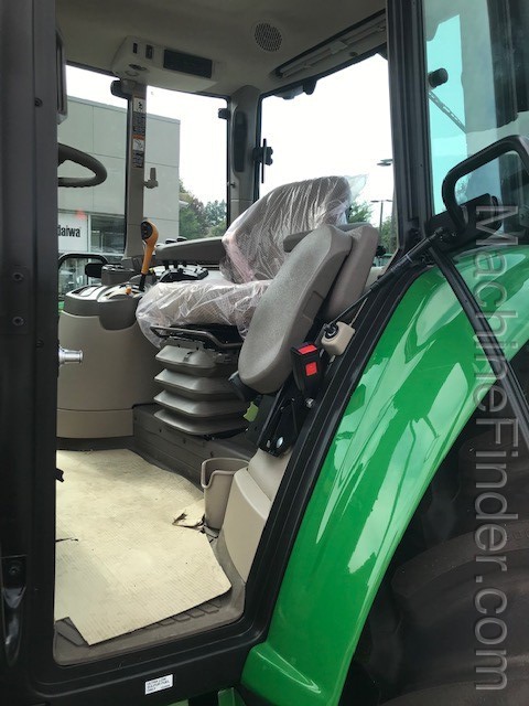 2020 John Deere 6110M Image 4