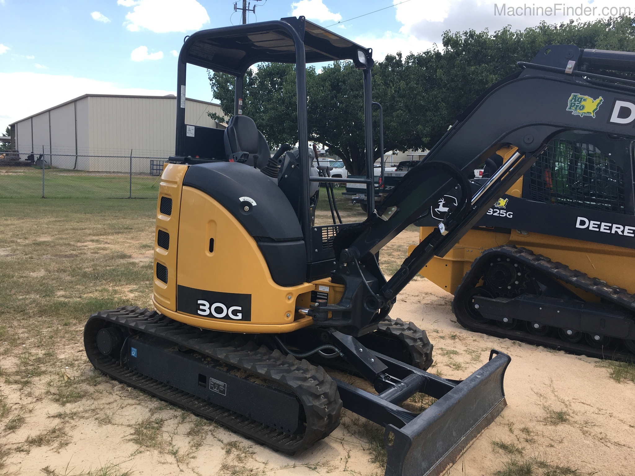 2018 John Deere 30G Image 1