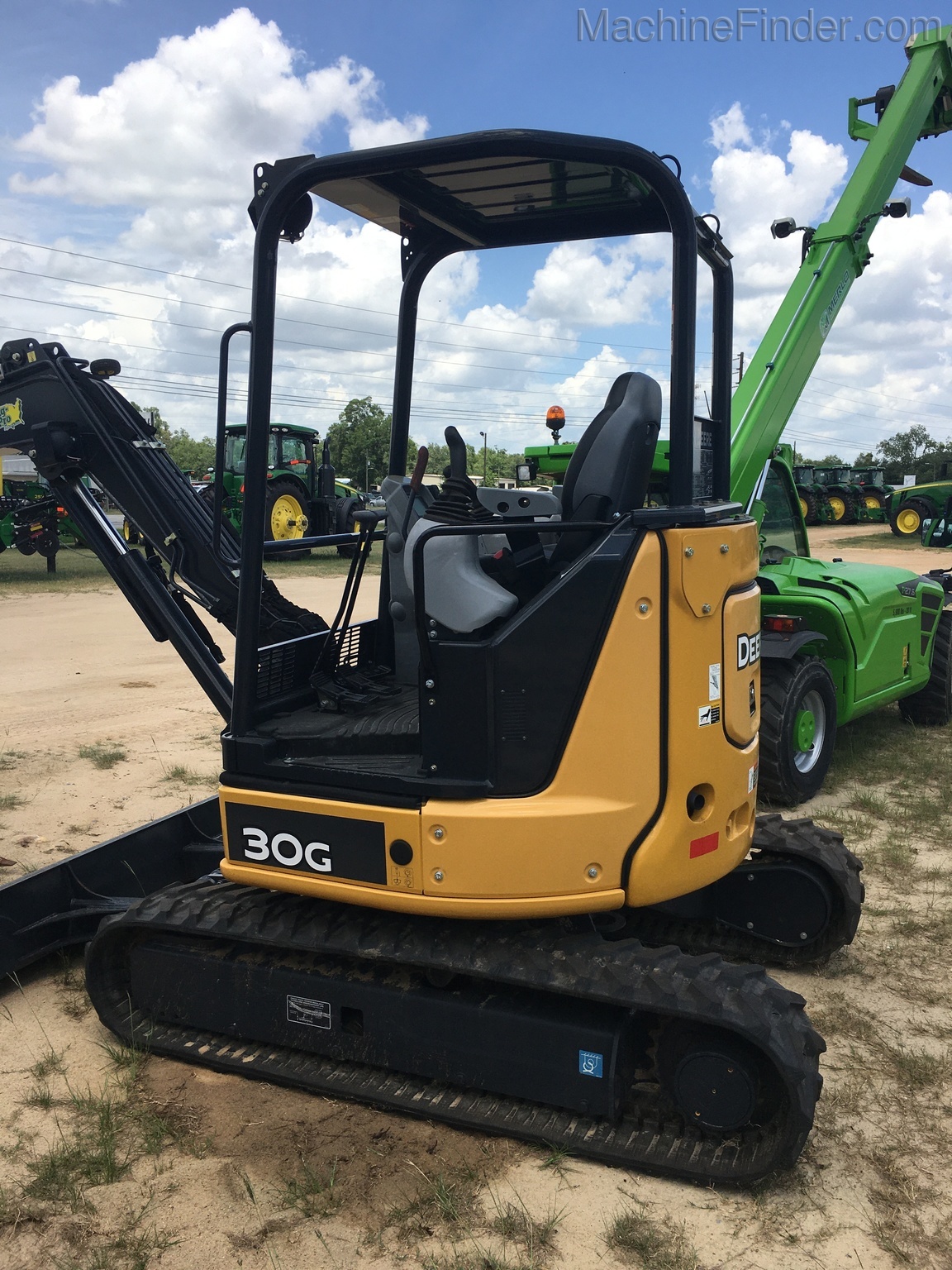 2018 John Deere 30G Image 4