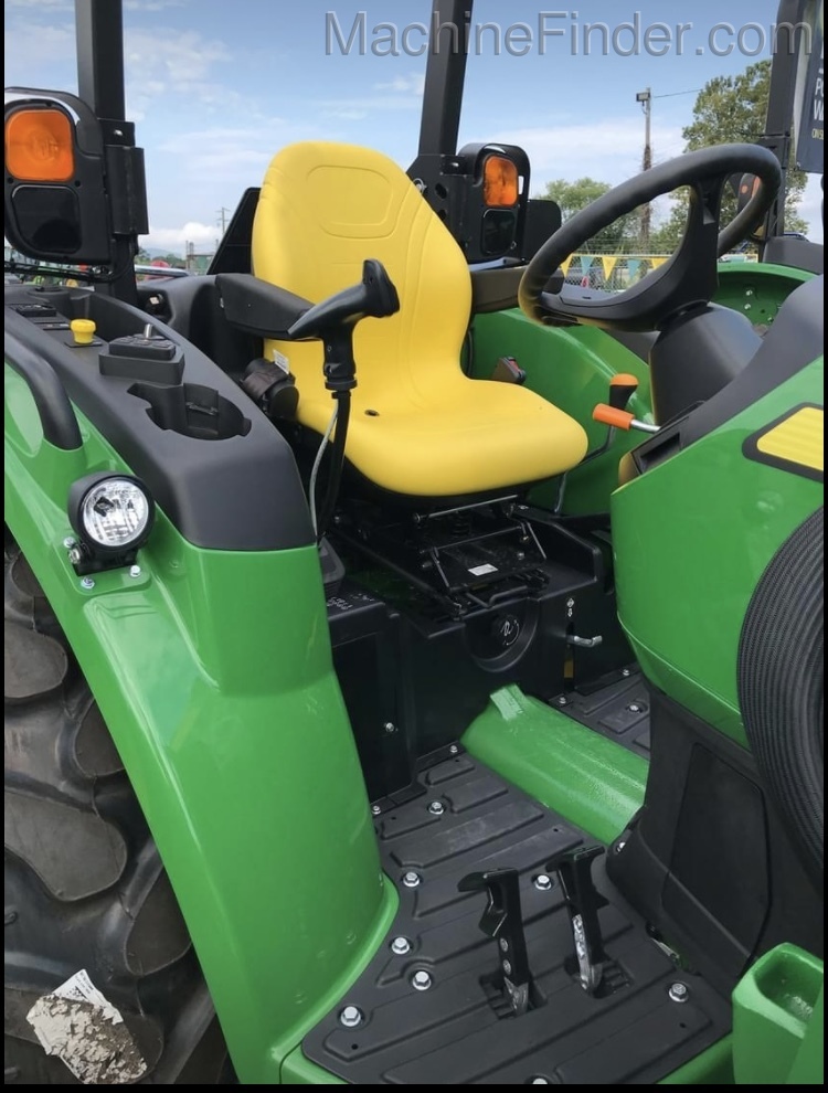 2020 John Deere 4066M HD Image 3
