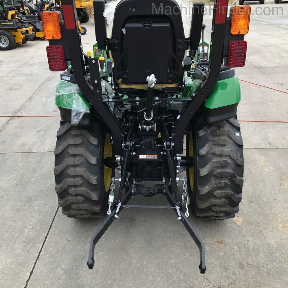 2020 John Deere 2025R Image 4