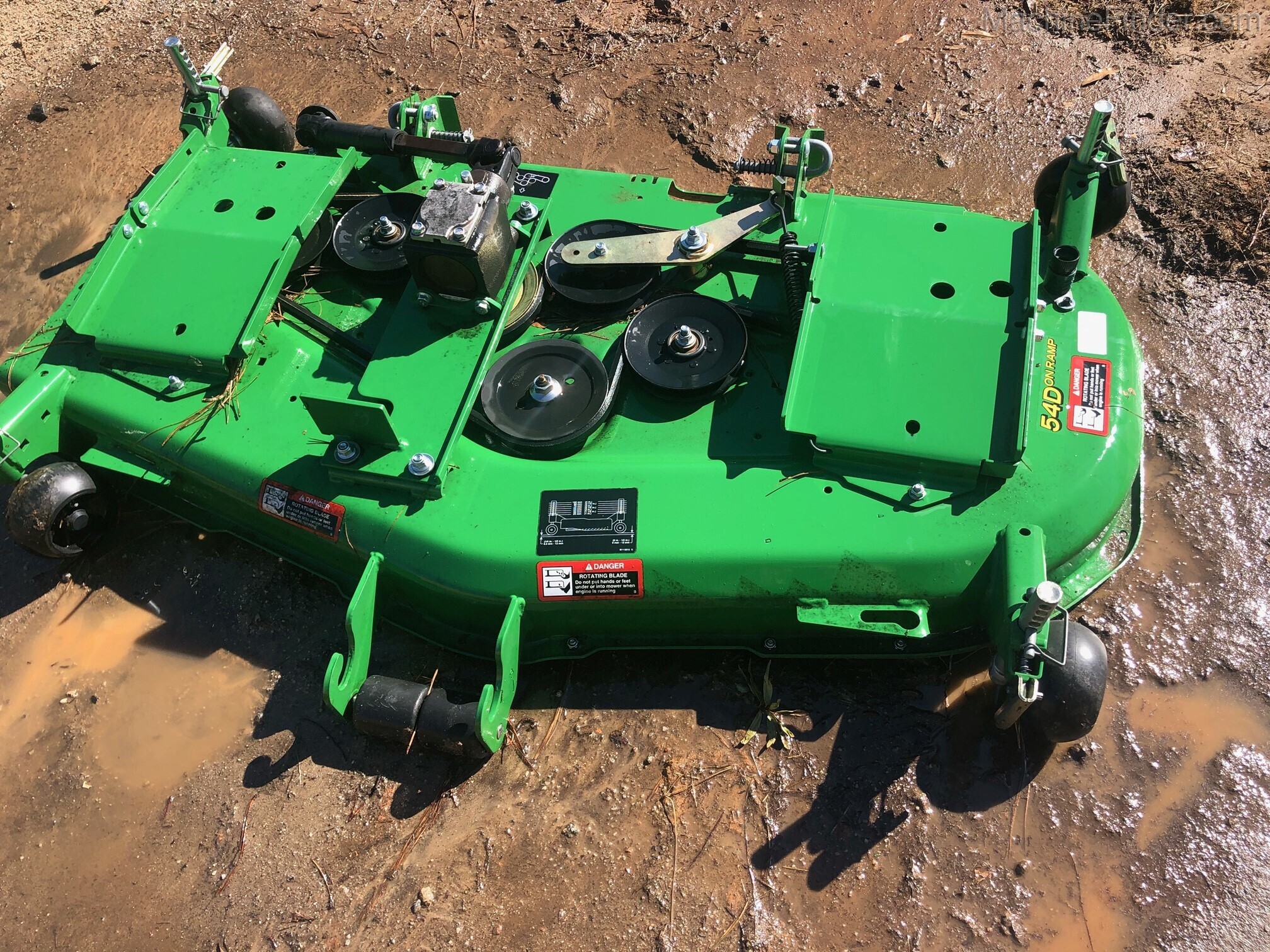 2014 John Deere 54D Mid Mower Image 2