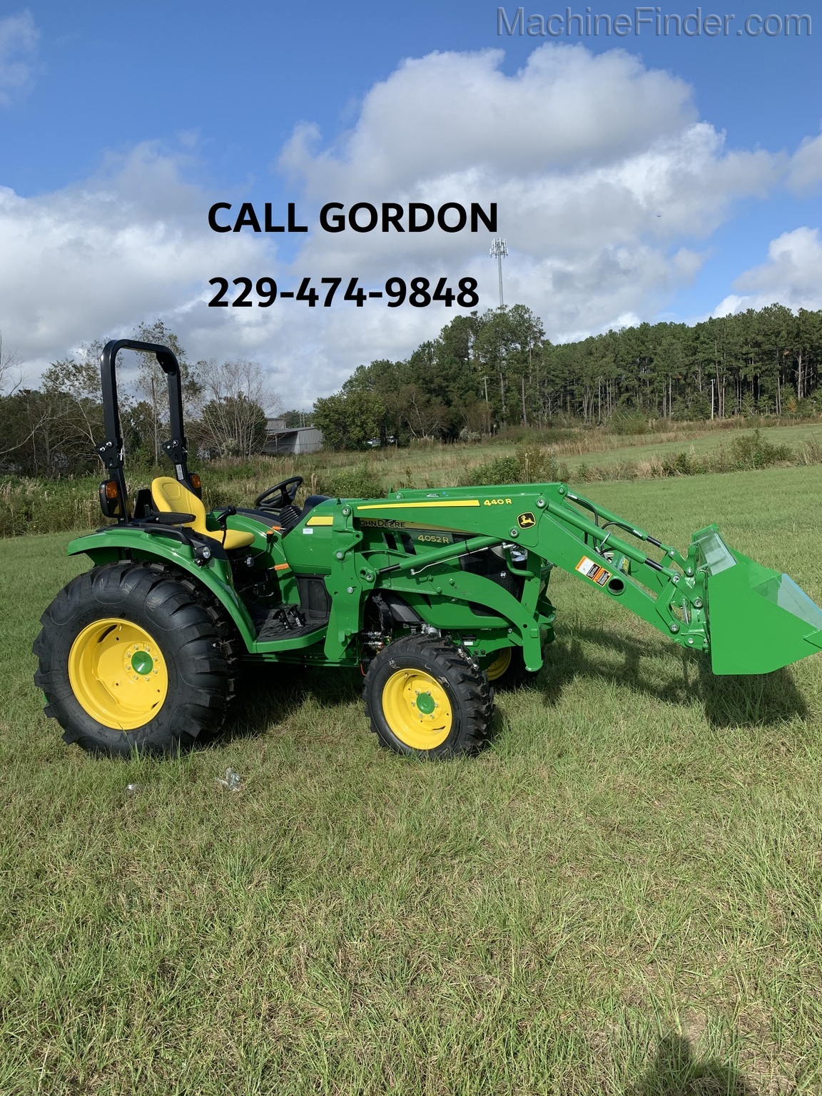 2020 John Deere 4052R Image 1