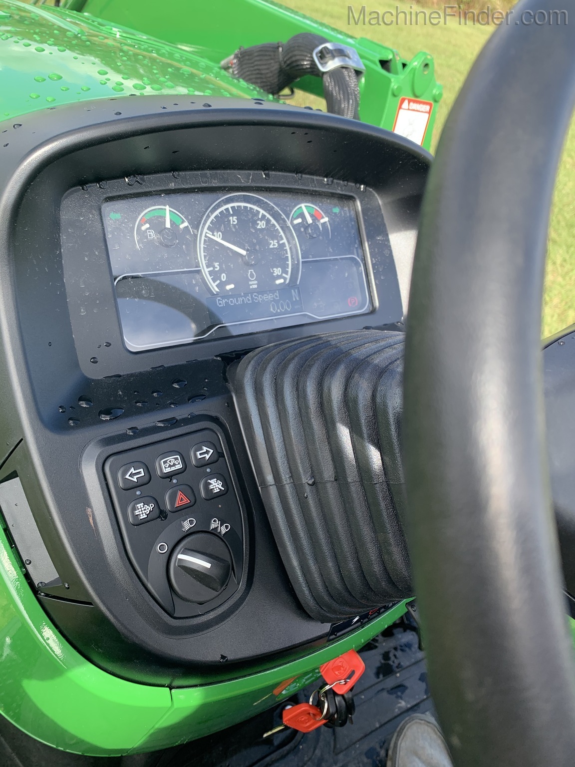 2020 John Deere 4052R Image 13
