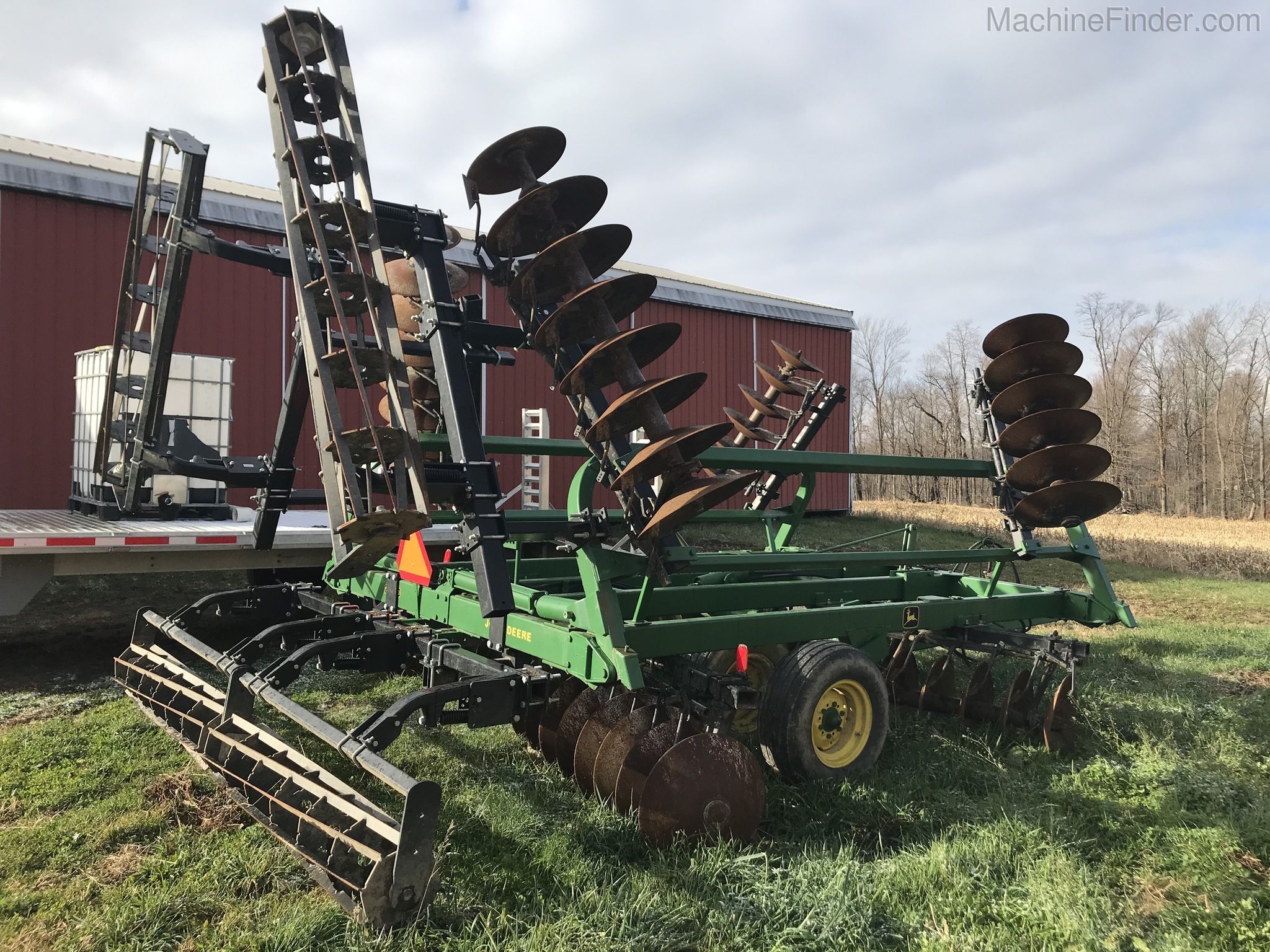 John Deere 230 Image 3