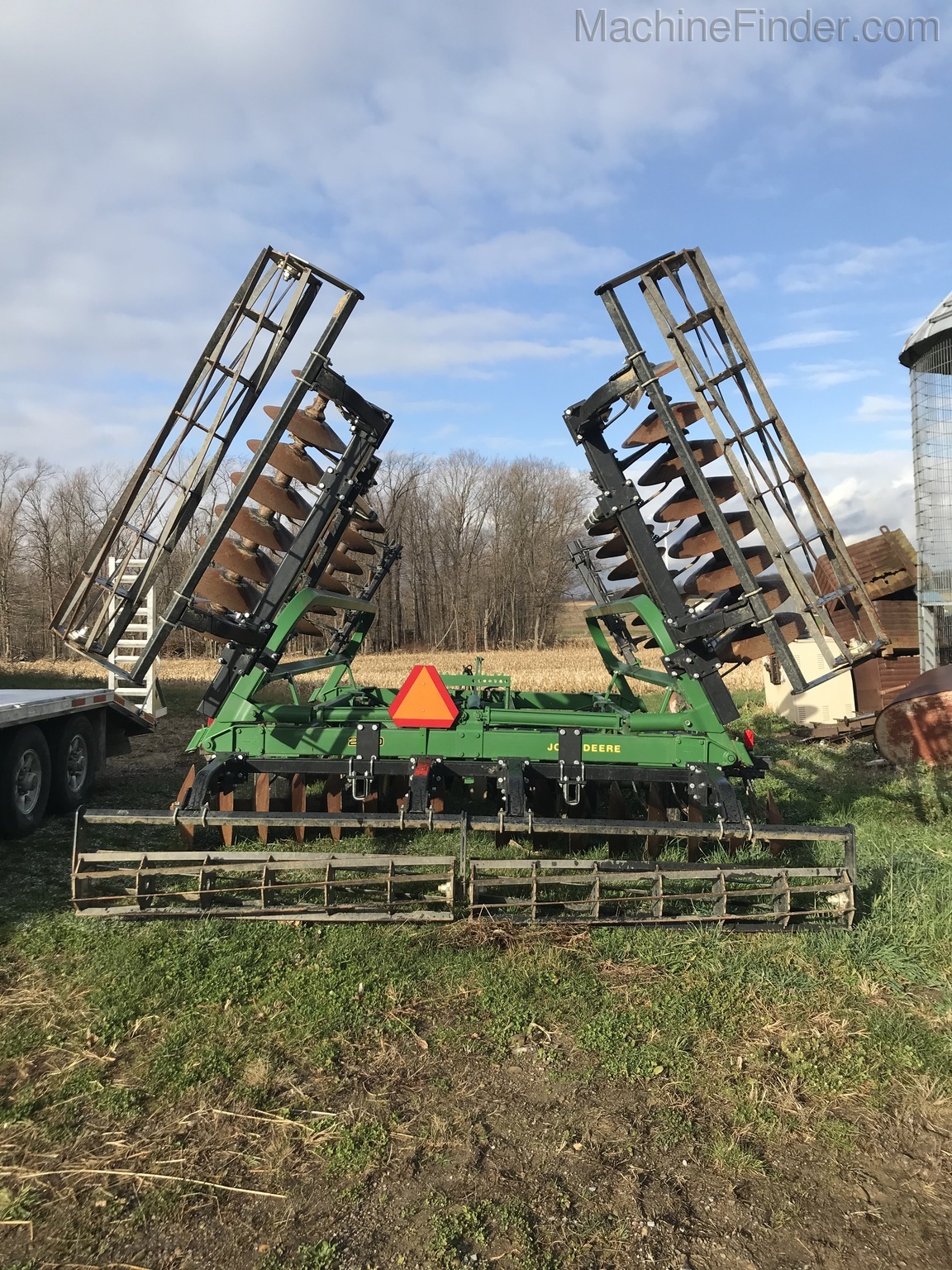 John Deere 230 Image 4