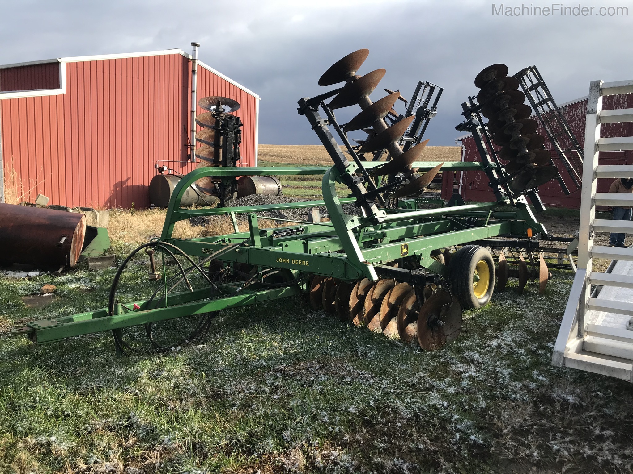 John Deere 230 Image 6