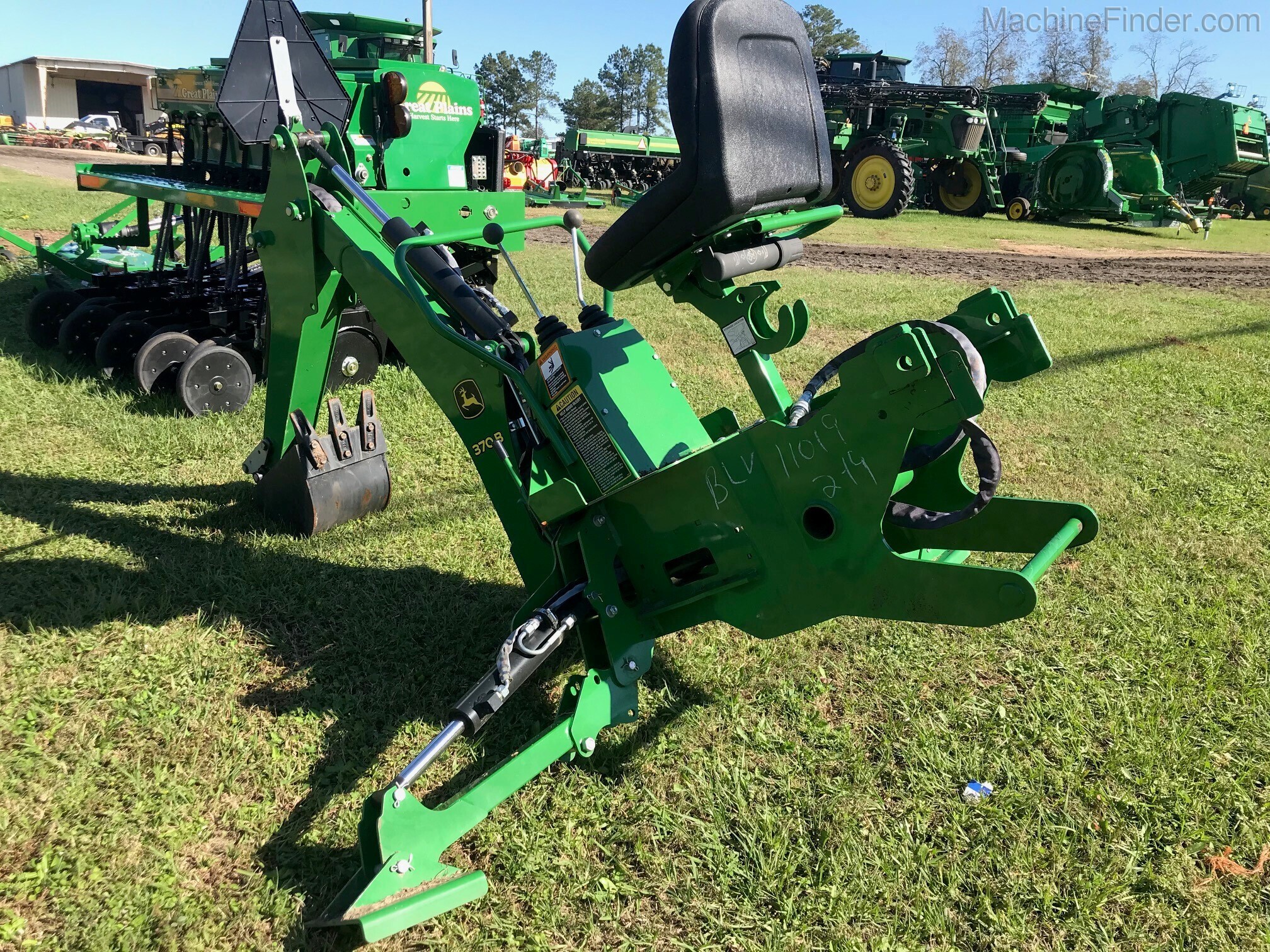 2019 John Deere 370B Image 3