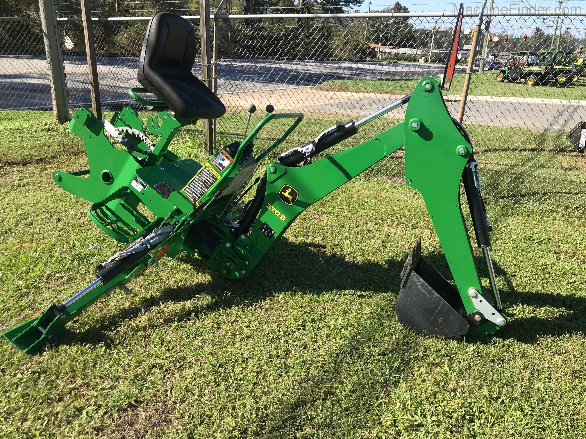 2019 John Deere 370B Image 2