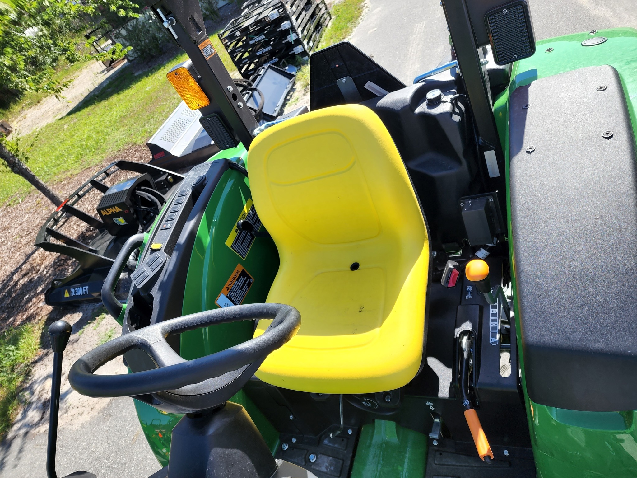 2023 John Deere 4066M Image 4