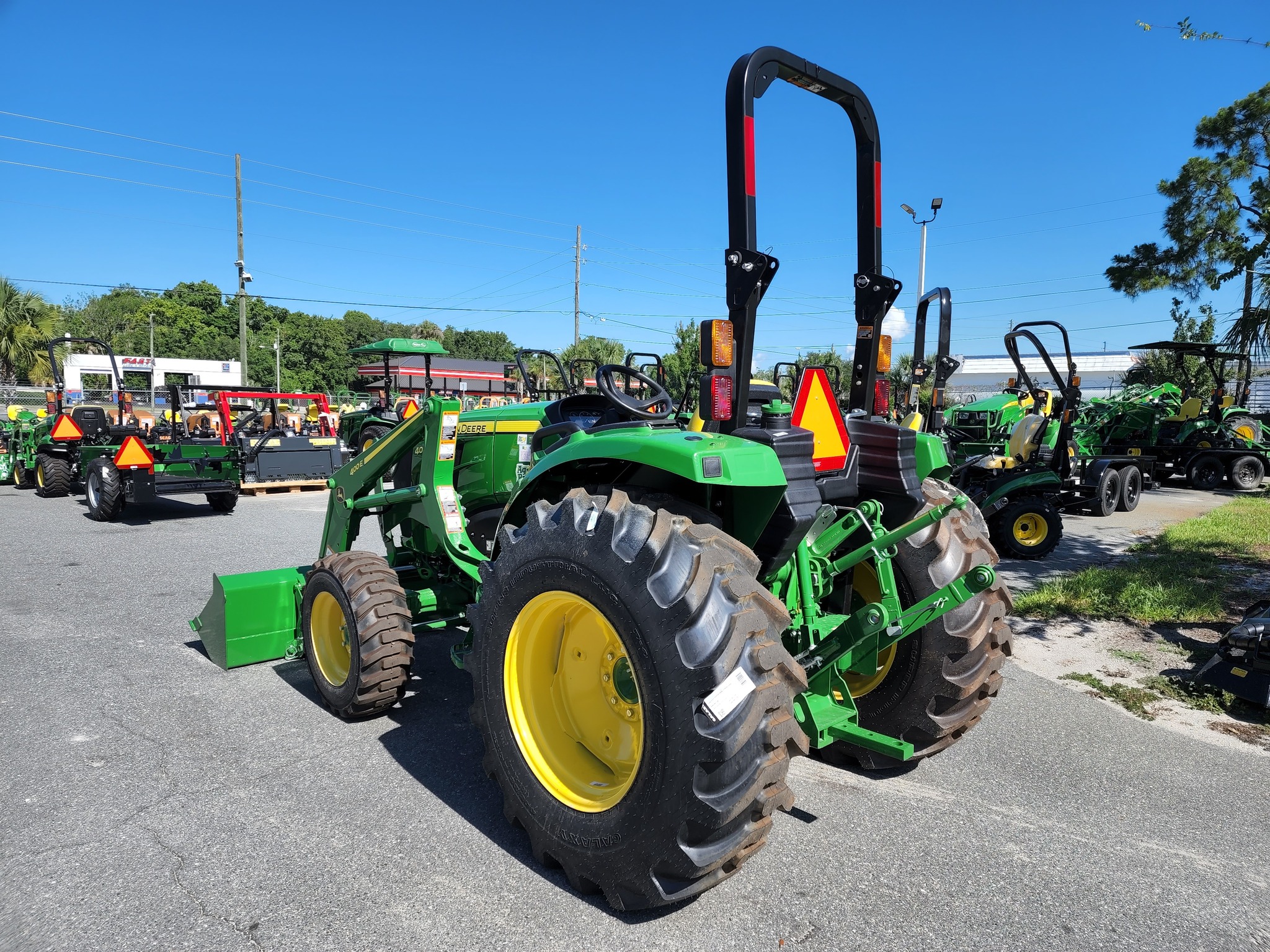 2023 John Deere 4066M Image 5