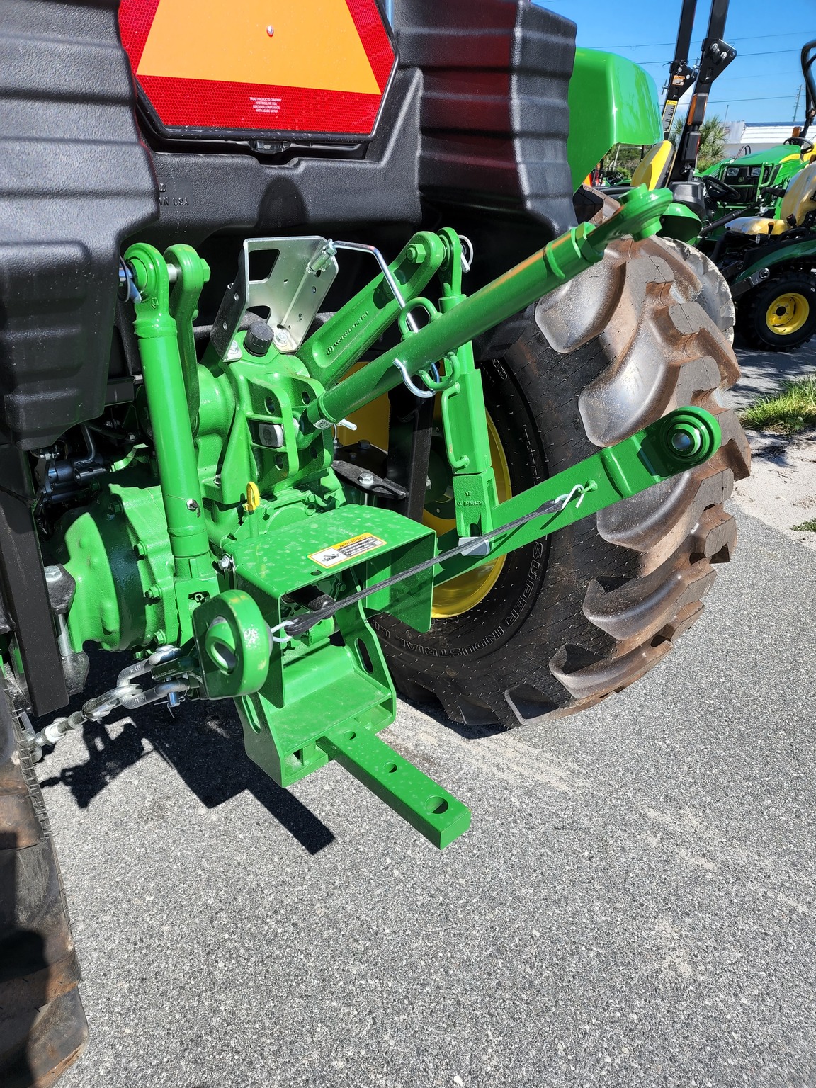 2023 John Deere 4066M Image 6