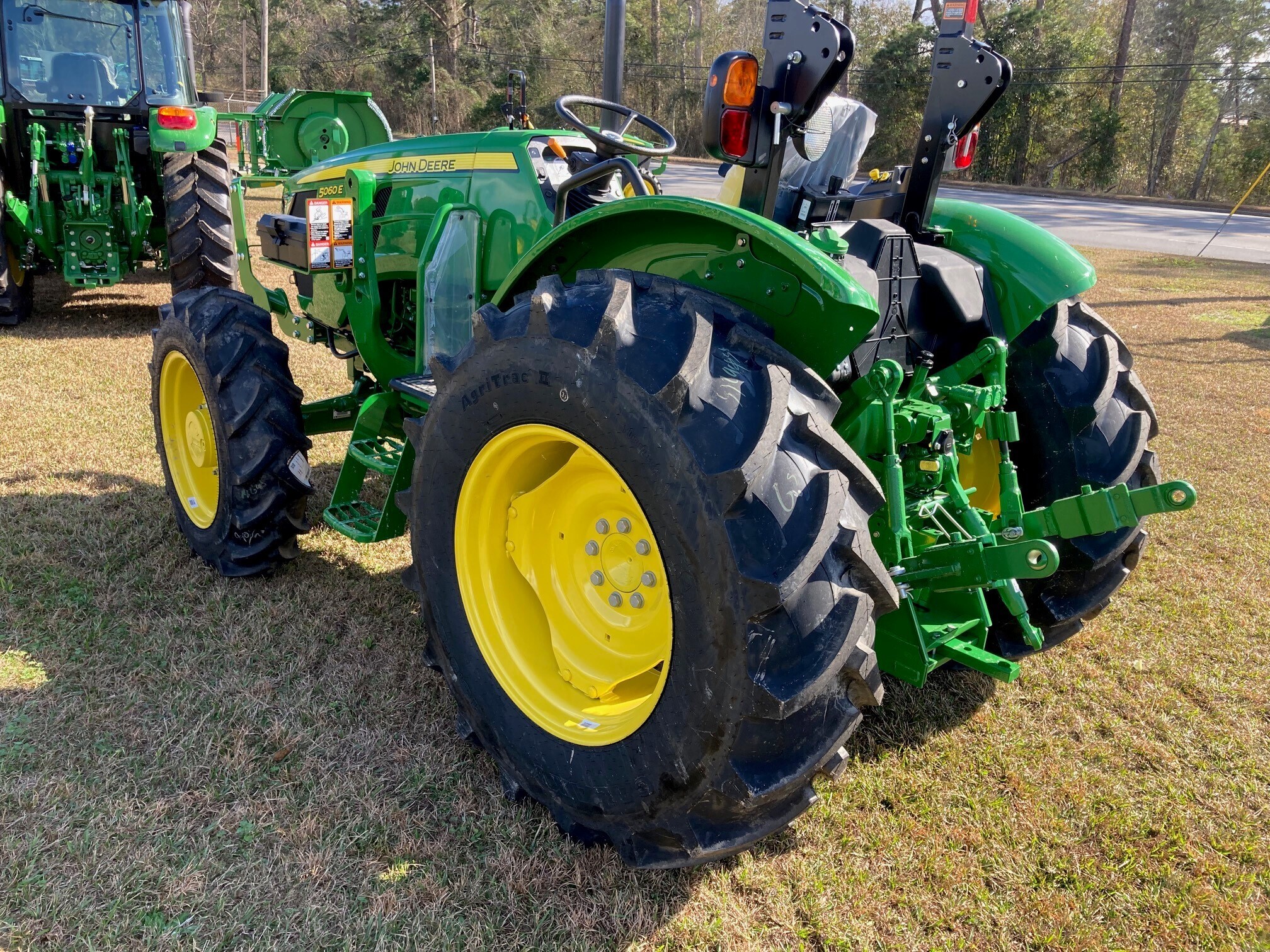 2024 John Deere 5060E Image 3