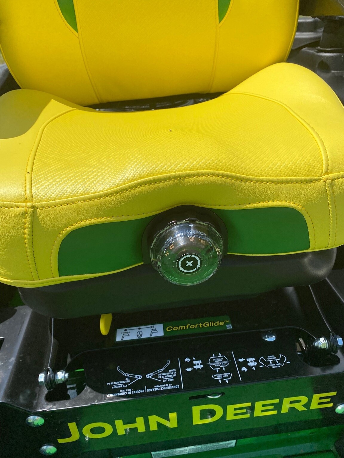 2023 John Deere Z950 Image 2