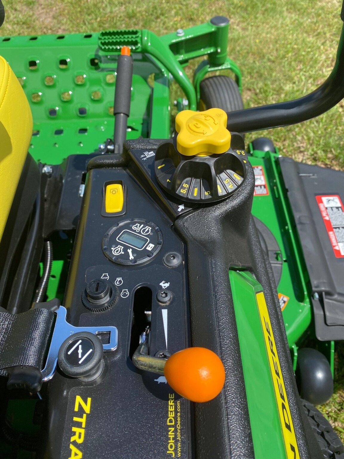 2023 John Deere Z950 ZeroTurn Mowers Lilburn, GA