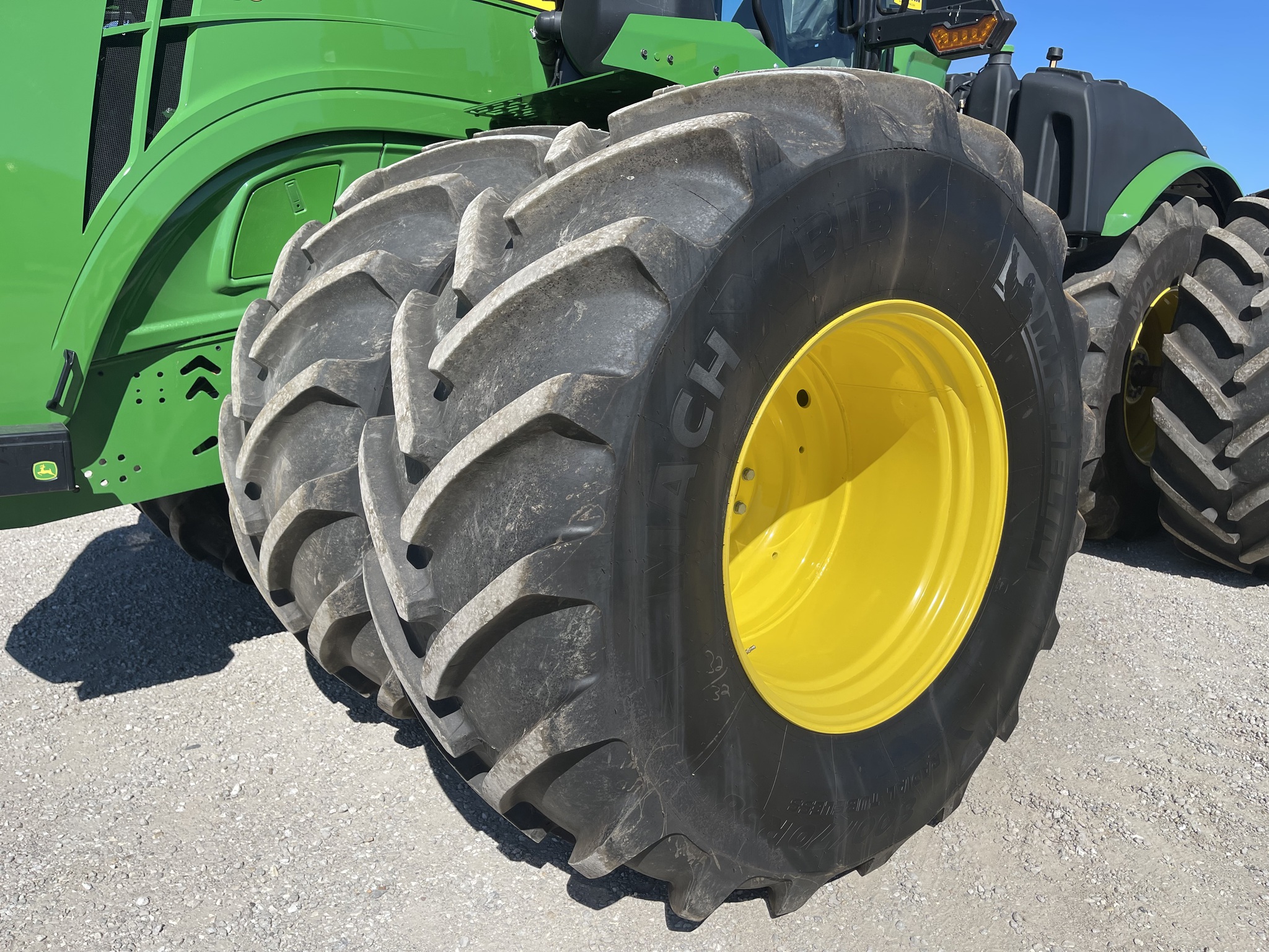  2023 John Deere 9R 490 at Heritage Tractor in Brimfield, IL