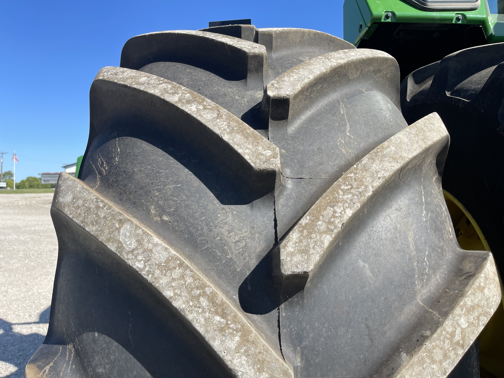  2023 John Deere 9R 490 at Heritage Tractor in Brimfield, IL