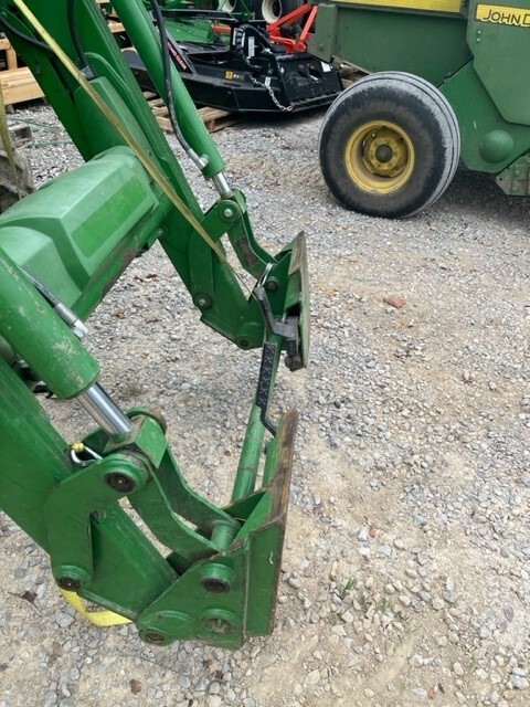 2018 John Deere 5055E Image 2