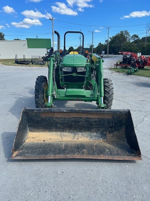2018 John Deere 5055E Image 3