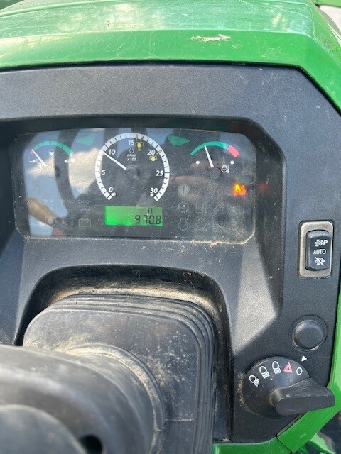 2018 John Deere 5055E Image 6