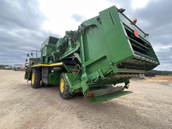 2018 John Deere CP690 Photo 6