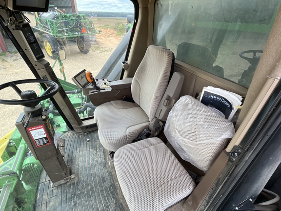2018 John Deere CP690 Photo 10
